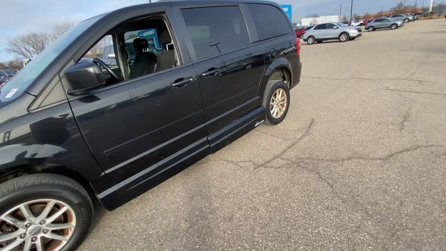 Used 2016 Dodge Grand Caravan SXT FWD image 7