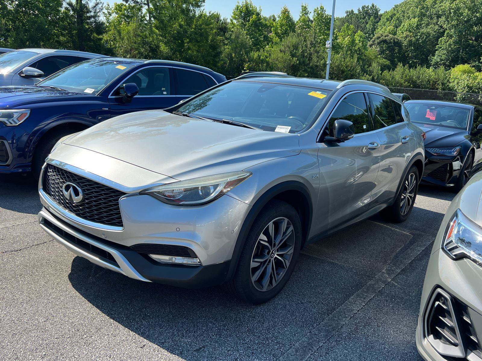Used 2017 INFINITI QX30 Premium w/ Navigation Package AWD/4WD image 1