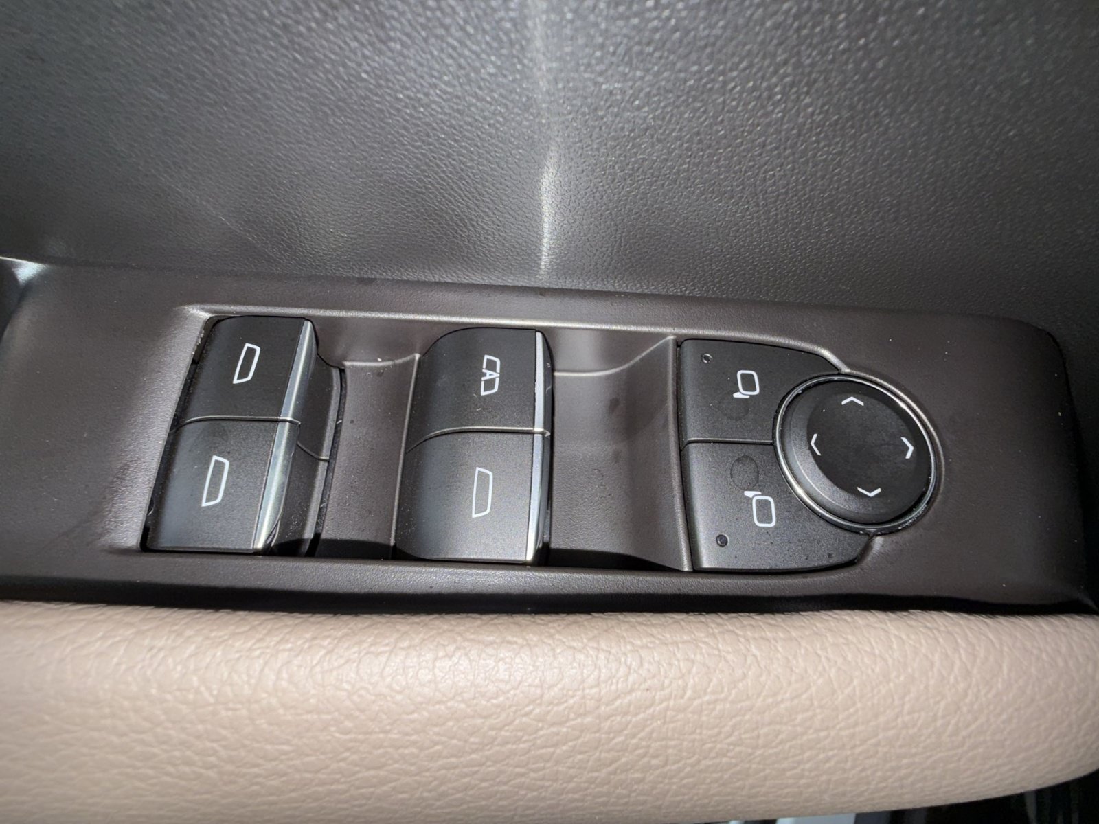 Used 2023 GMC Canyon Denali AWD/4WD image 15