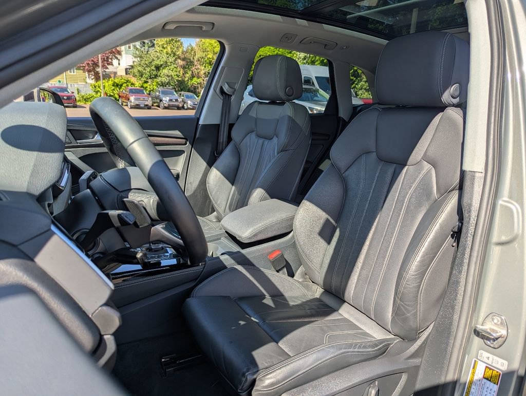 Used 2023 Audi Q5 e Premium Plus w/ Premium Plus Package AWD/4WD image 29