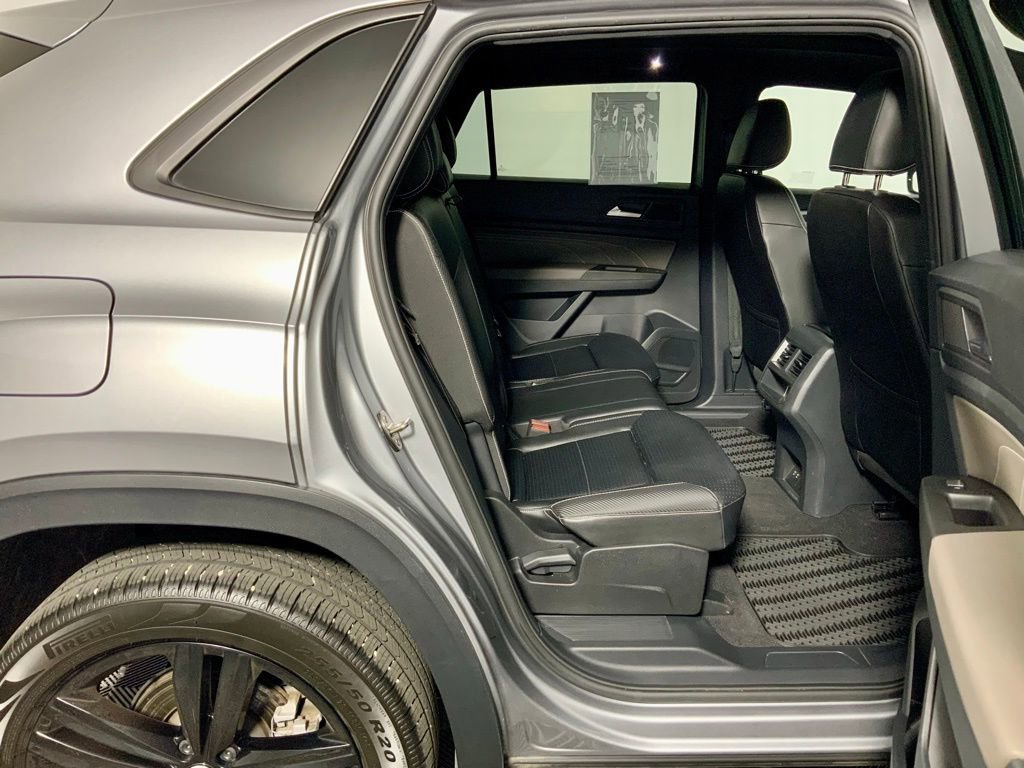 Used 2023 Volkswagen Atlas Cross Sport SEL R-Line image 35