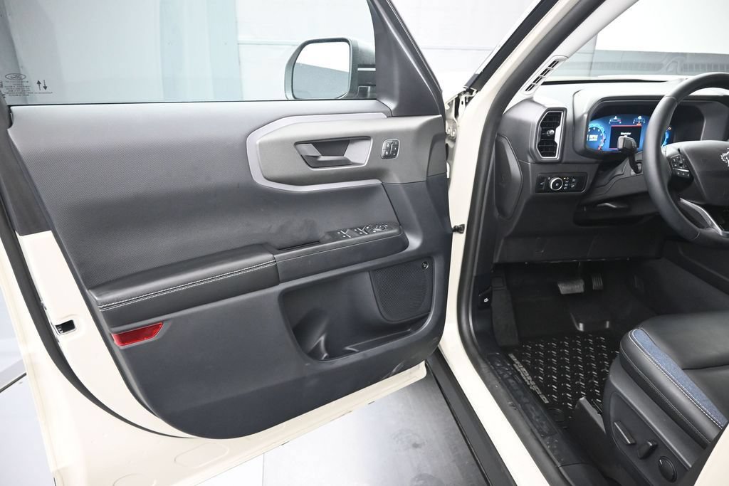 Certified 2025 Ford Bronco Sport Outer Banks w/ Outer Banks Tech Package+ AWD/4WD image 14