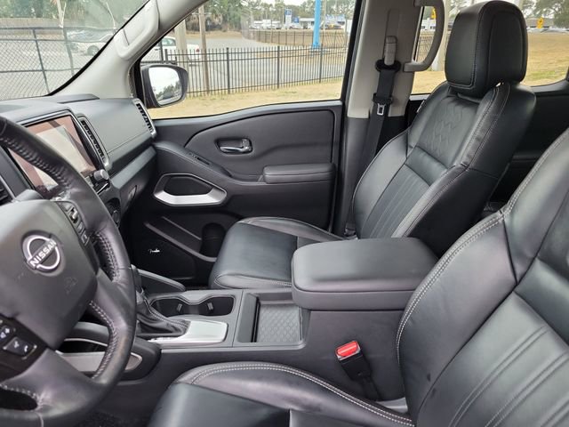 Used 2023 Nissan Frontier SV w/ SV Premium Package image 11