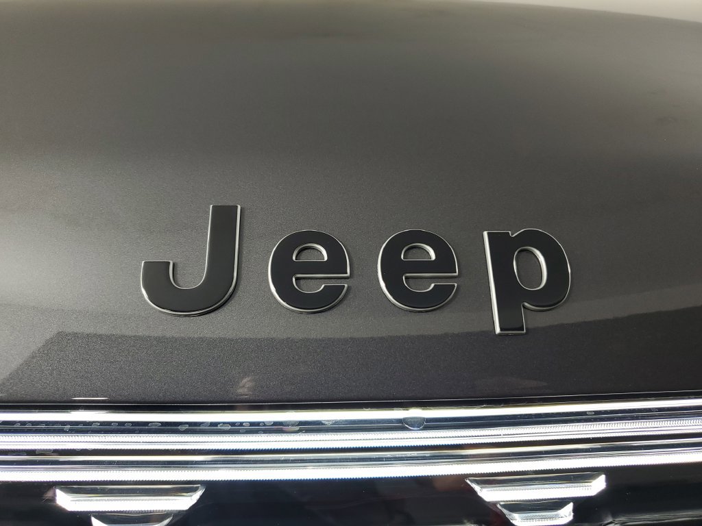 New 2026 Jeep Grand Wagoneer Limited AWD/4WD image 9