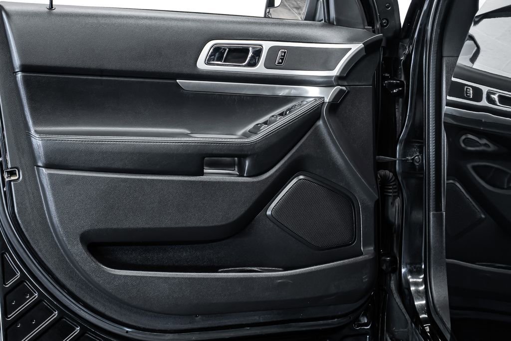 Used 2013 Ford Explorer XLT image 18