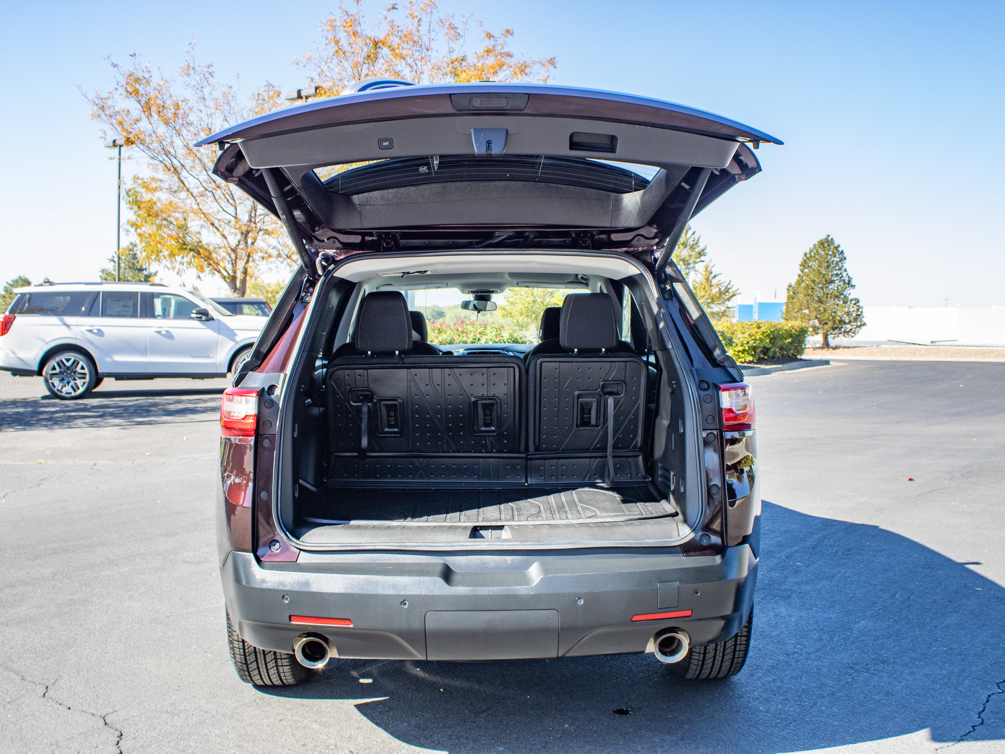 Used 2021 Chevrolet Traverse LT w/ LPO, Blackout Package AWD/4WD image 10