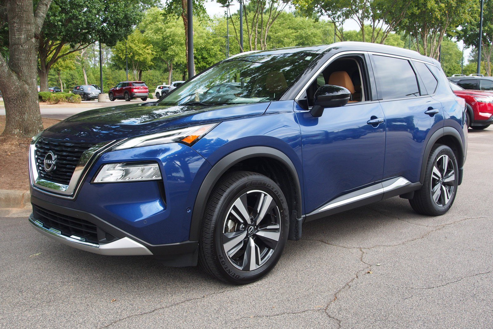 Used 2023 Nissan Rogue Platinum AWD/4WD image 3
