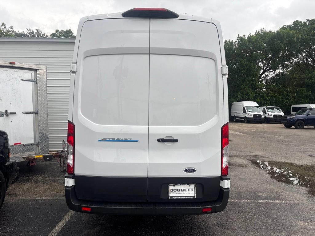 Used 2023 Ford E-Transit 148 High Roof Extended RWD image 12