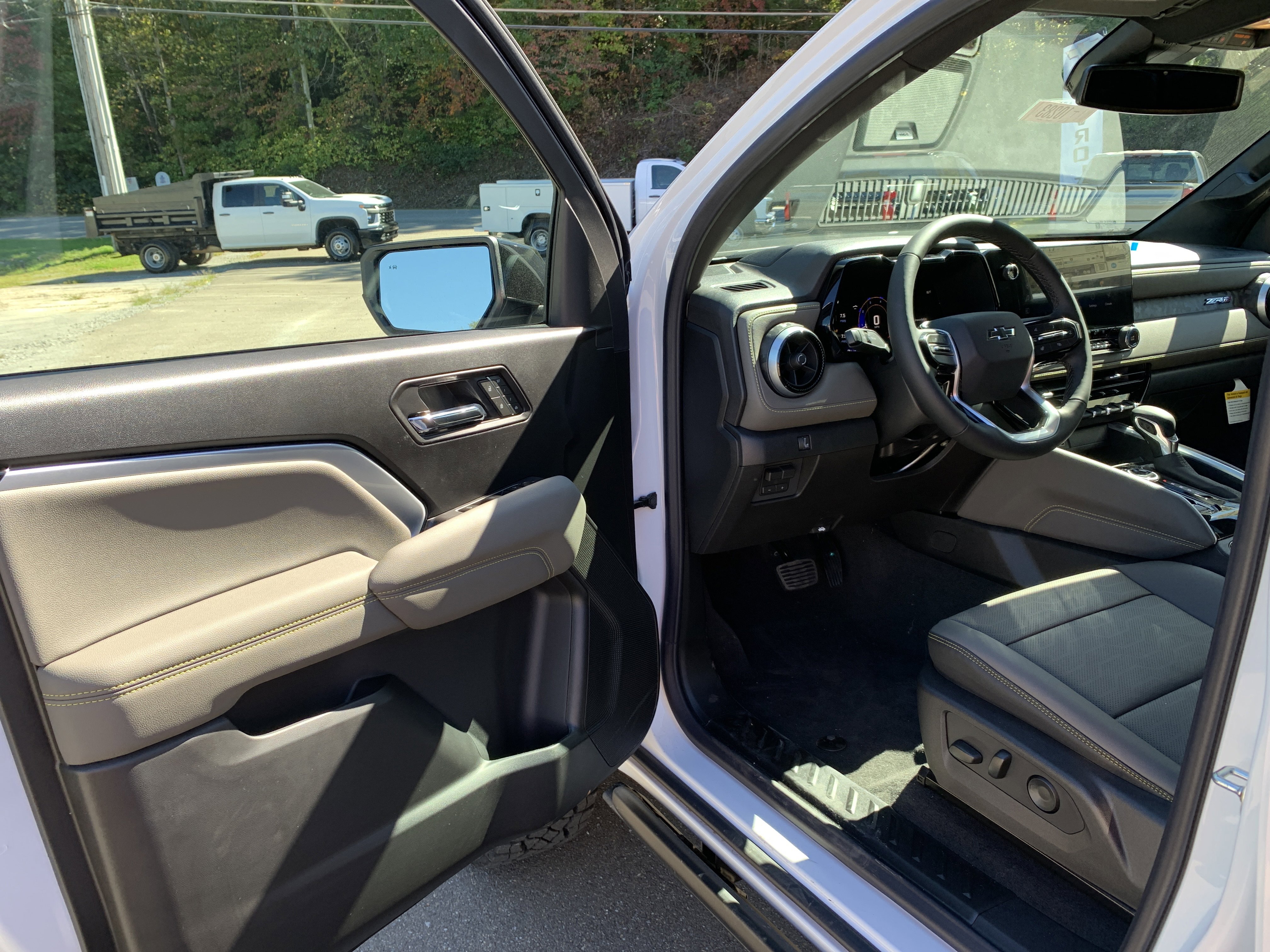 New 2026 Chevrolet Colorado ZR2 w/ Technology Package image 7