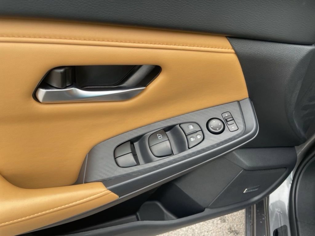 Used 2024 Nissan Sentra SV w/ SV Premium Package image 15