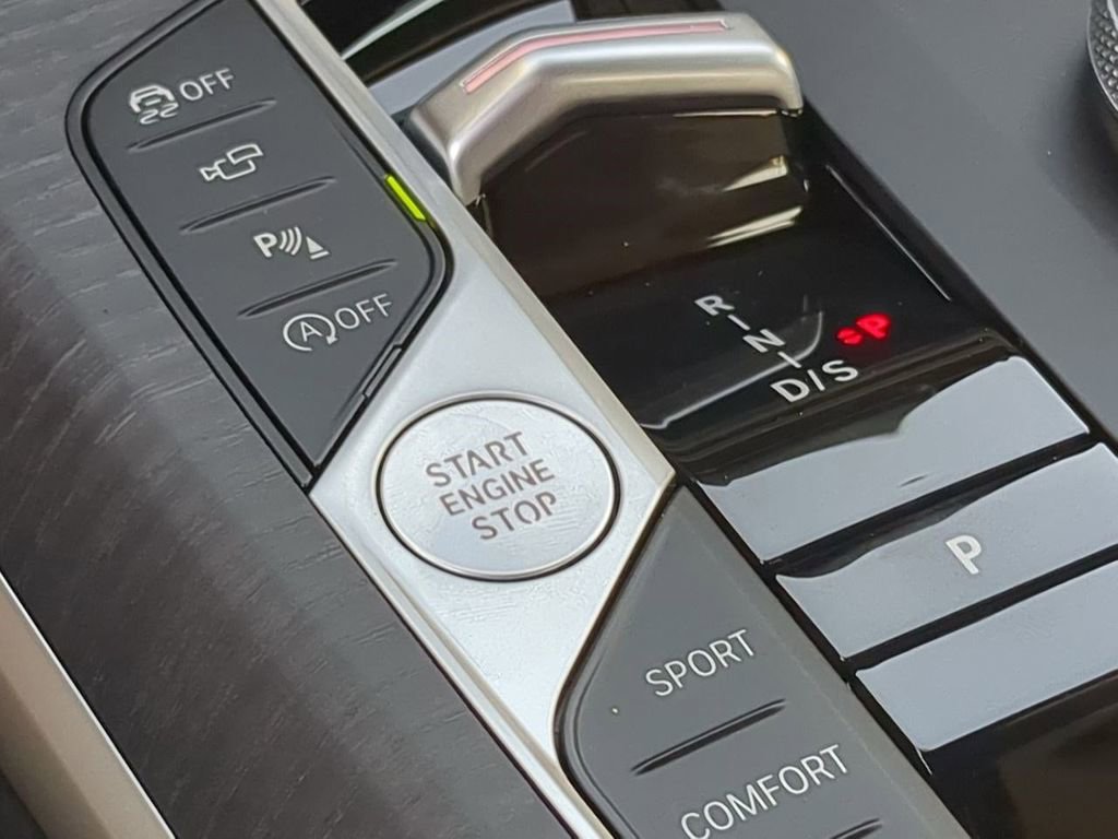 New 2026 BMW 330i Sedan w/ Premium Package image 28