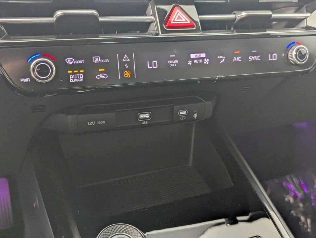 Used 2024 Kia Niro EX FWD image 19