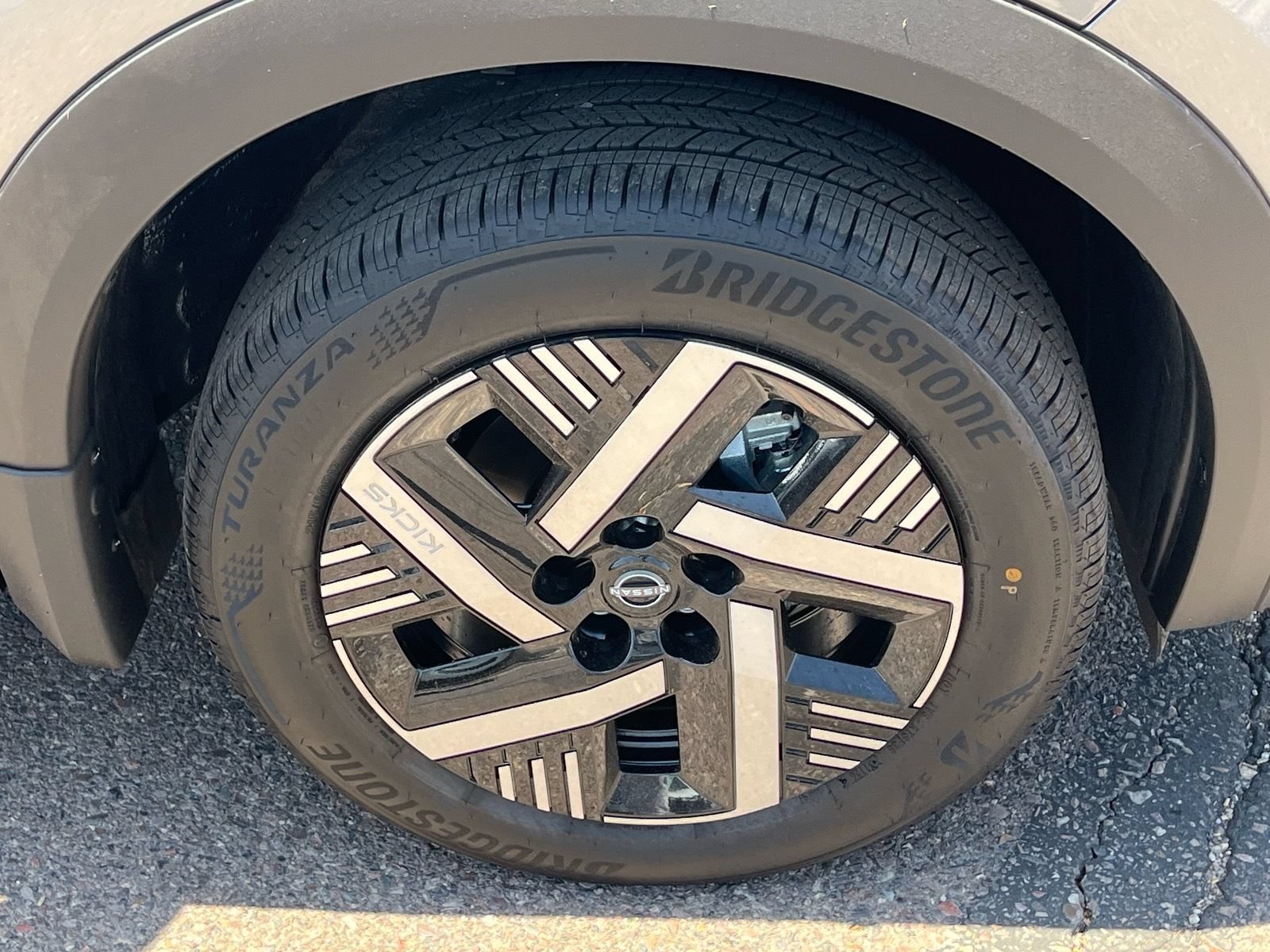 New 2026 Nissan Kicks SV FWD image 8