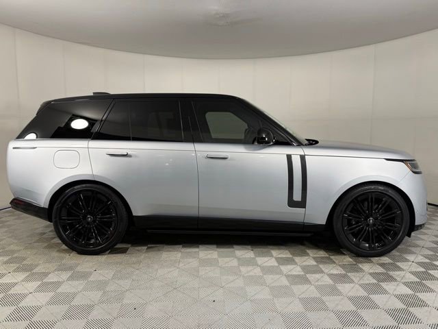New 2025 Land Rover Range Rover SE image 6