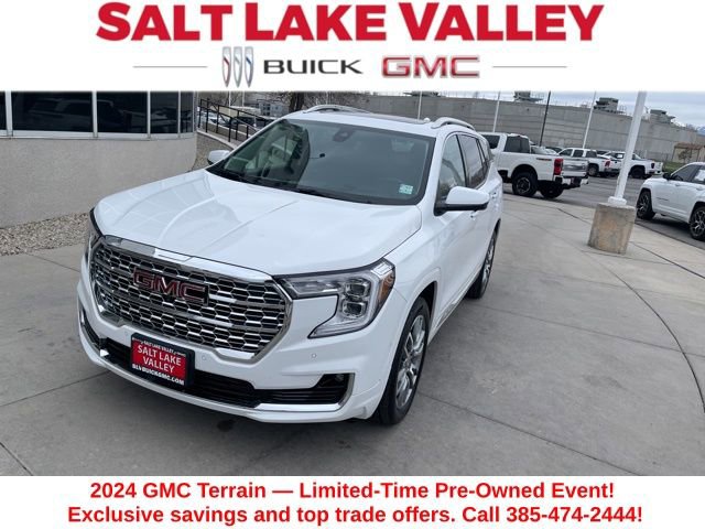 Used 2024 GMC Terrain Denali w/ Denali Premium Package image 2