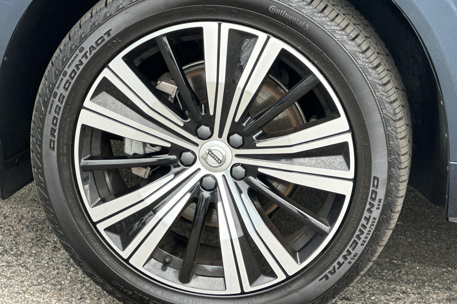 Used 2023 Volvo XC60 B5 Plus w/ Climate Package FWD image 33