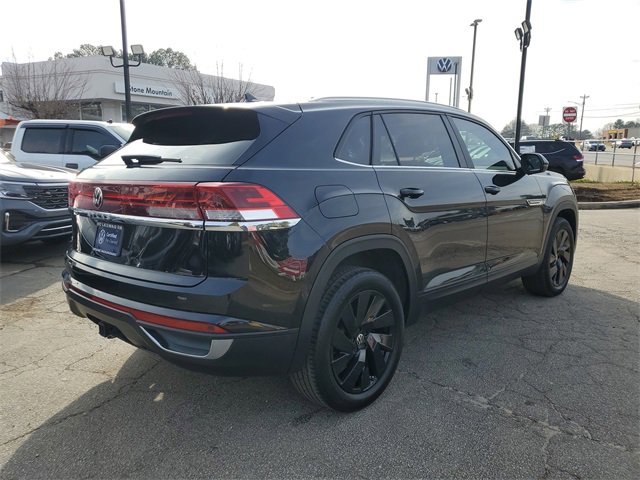 Certified 2024 Volkswagen Atlas Cross Sport SE w/ Panoramic Sunroof Package image 4
