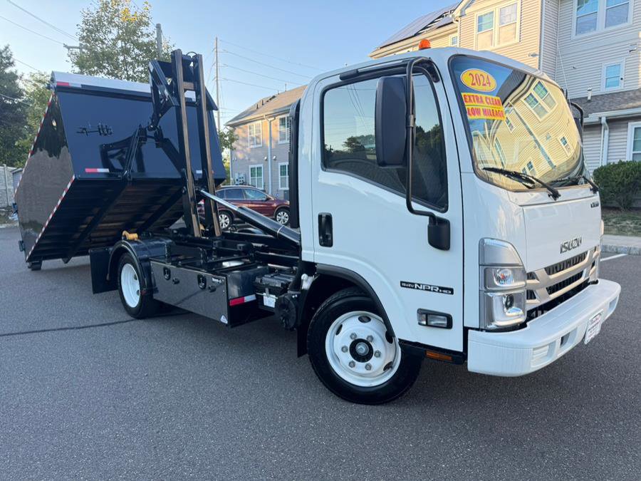 Used 2024 Isuzu NPR image 1