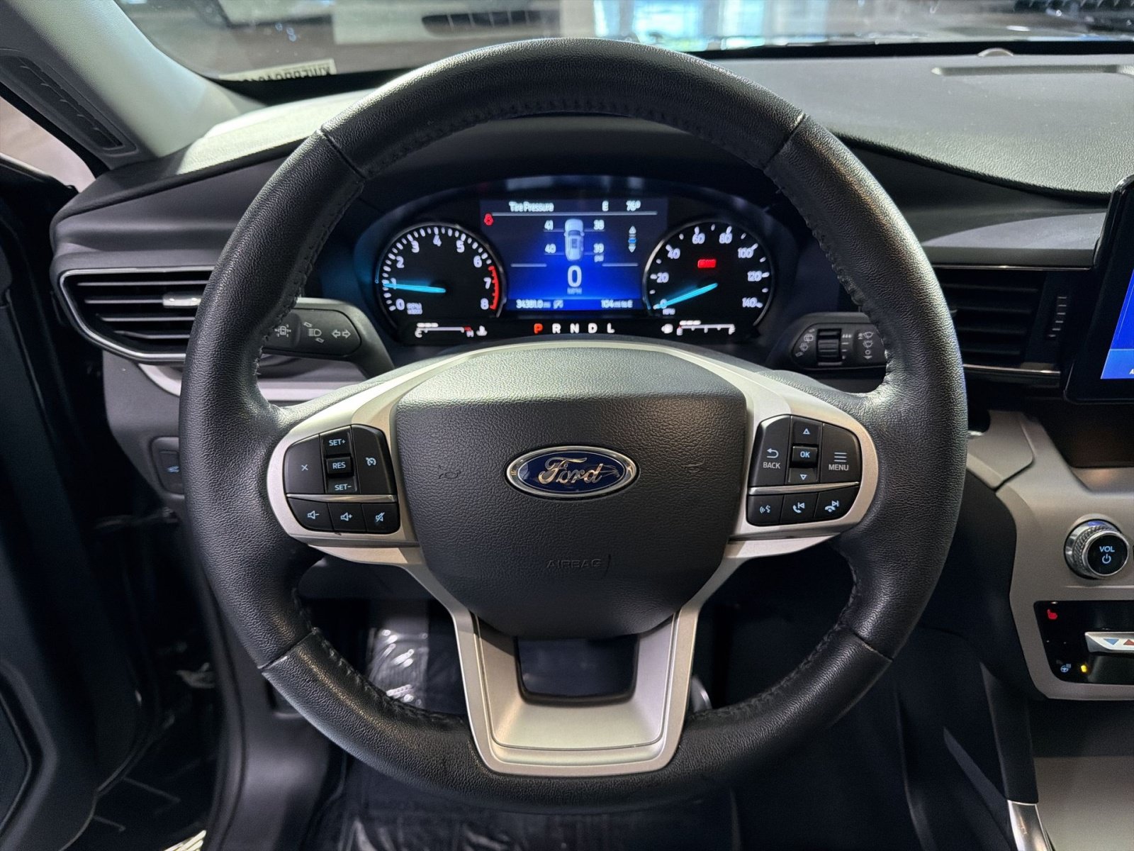 Used 2024 Ford Explorer XLT w/ Equipment Group 202A AWD/4WD image 27