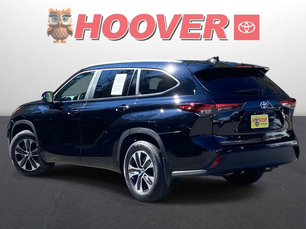 Used 2025 Toyota Highlander XLE image 5