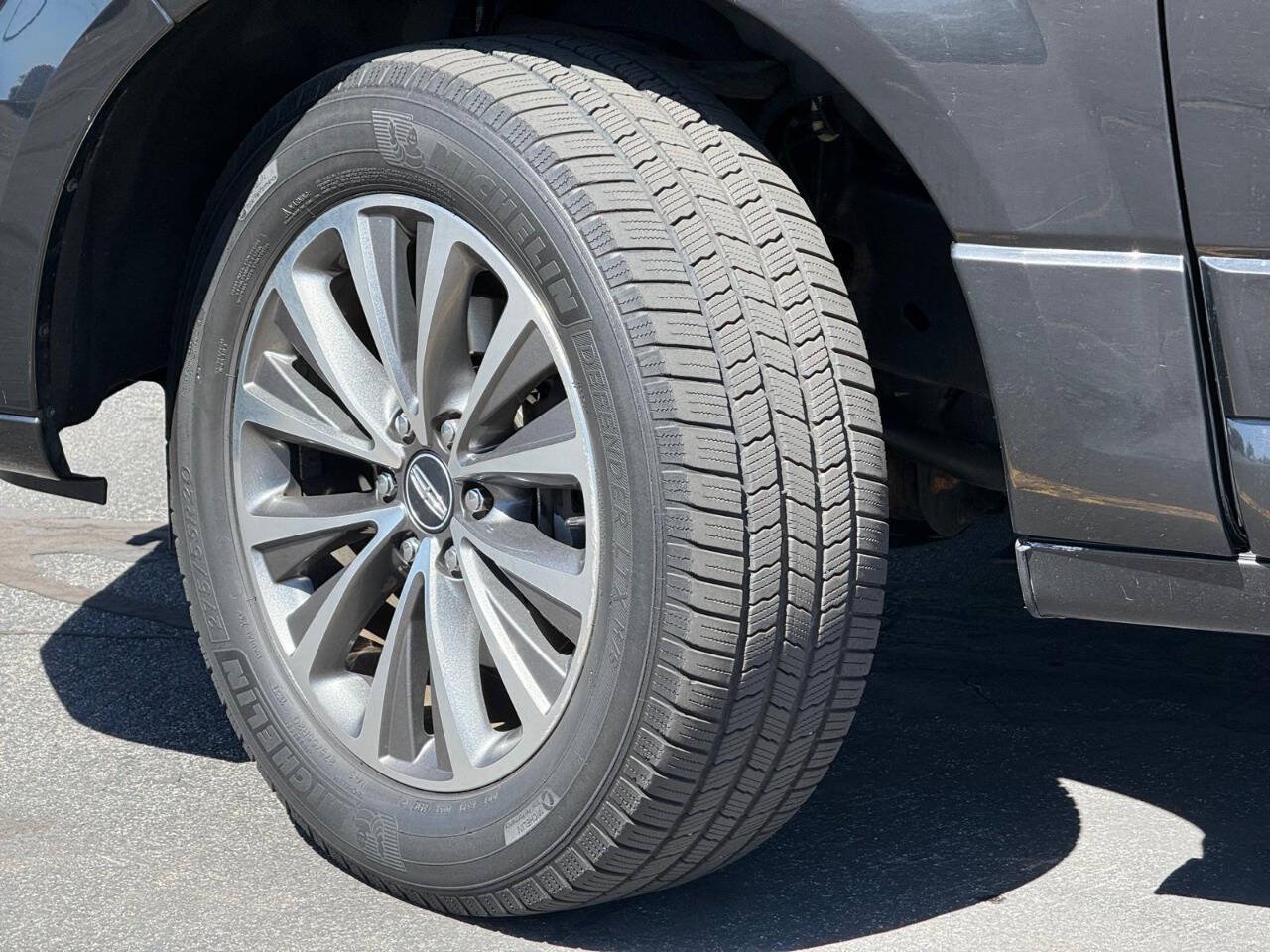 Used 2017 Lincoln Navigator L Select AWD/4WD image 20