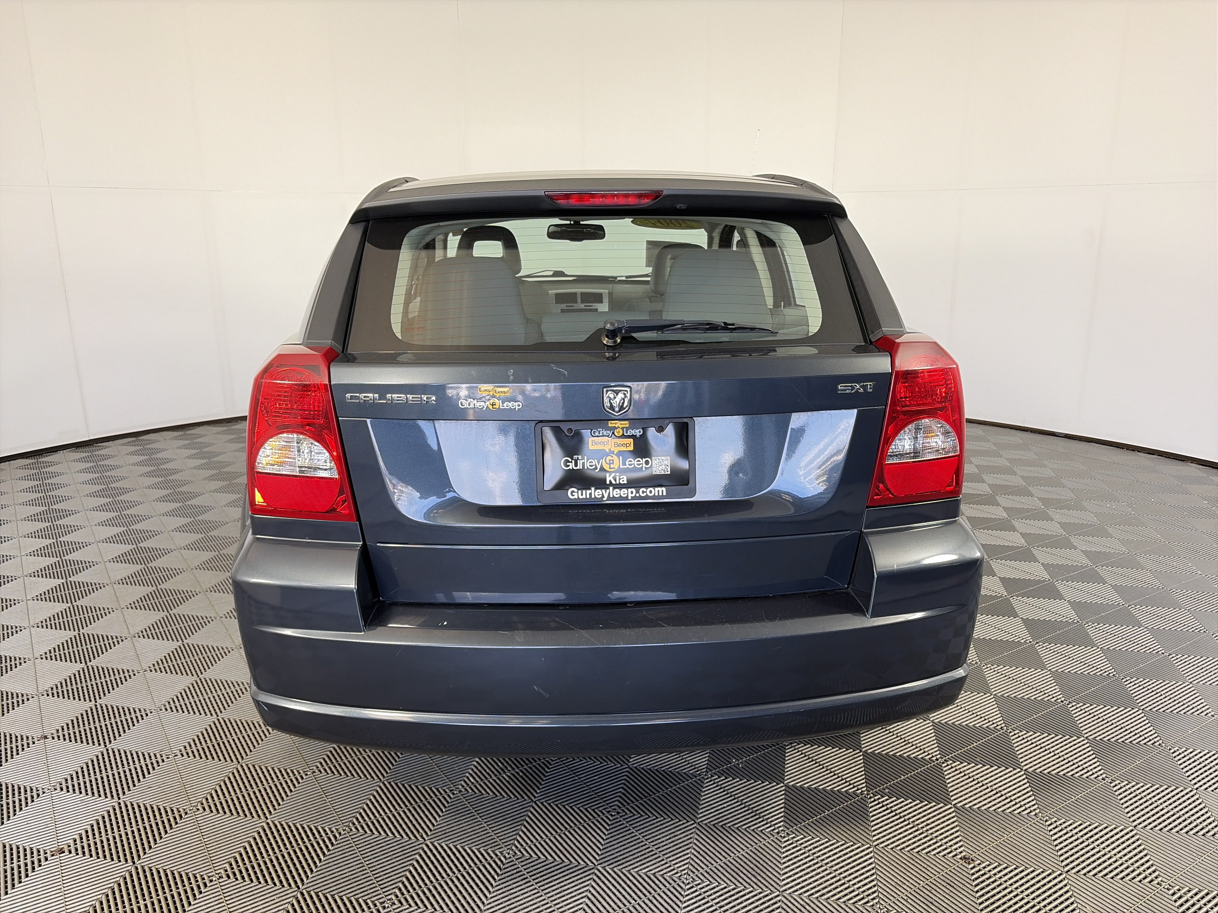 Used 2007 Dodge Caliber SXT w/ Driver Convenience Group FWD image 9