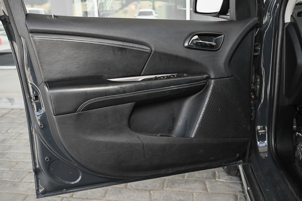 Used 2018 Dodge Journey Crossroad FWD image 21