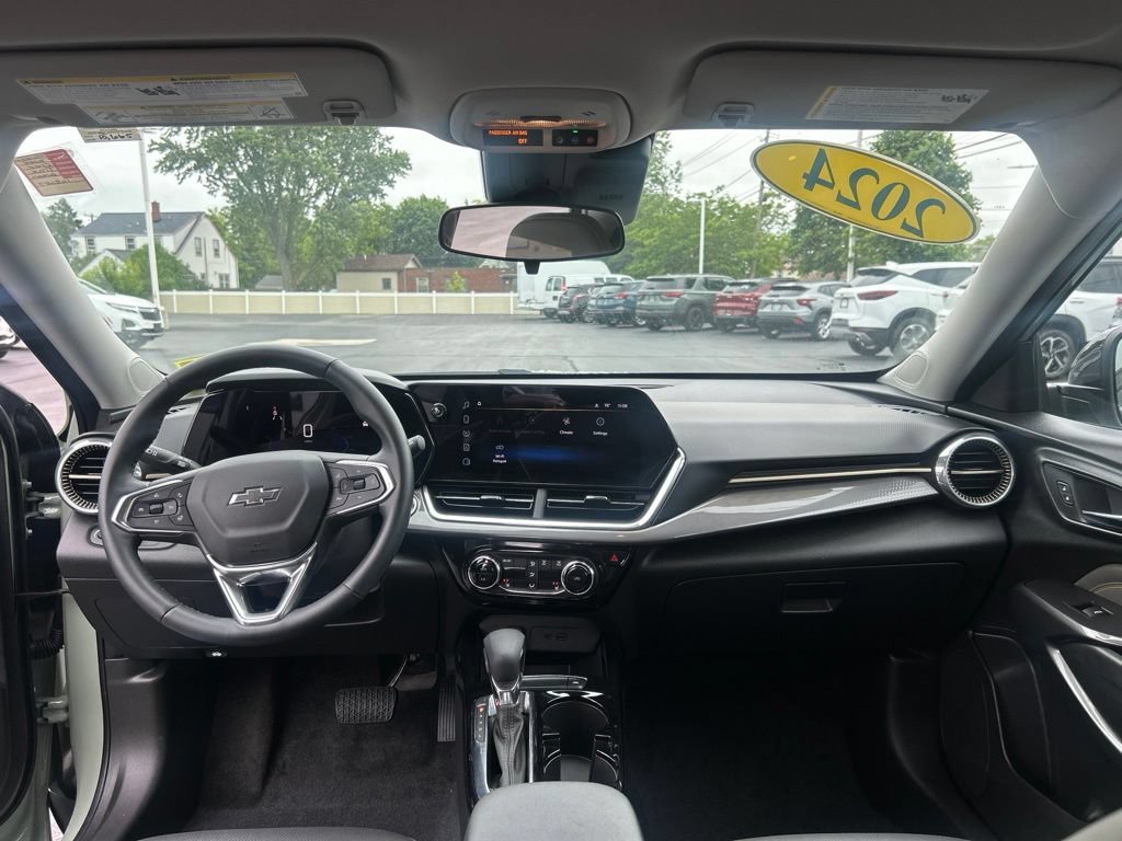 Certified 2024 Chevrolet Trax ACTIV FWD image 29