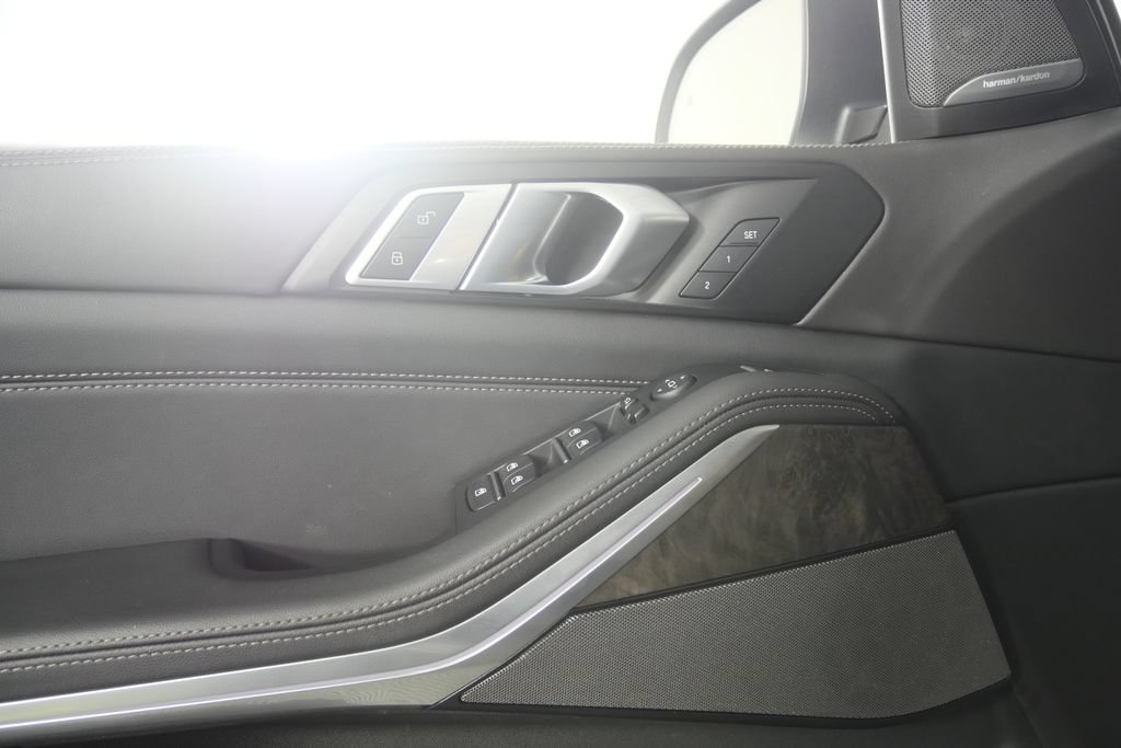 Certified 2026 BMW X5 sDrive40i w/ Premium Package RWD image 8