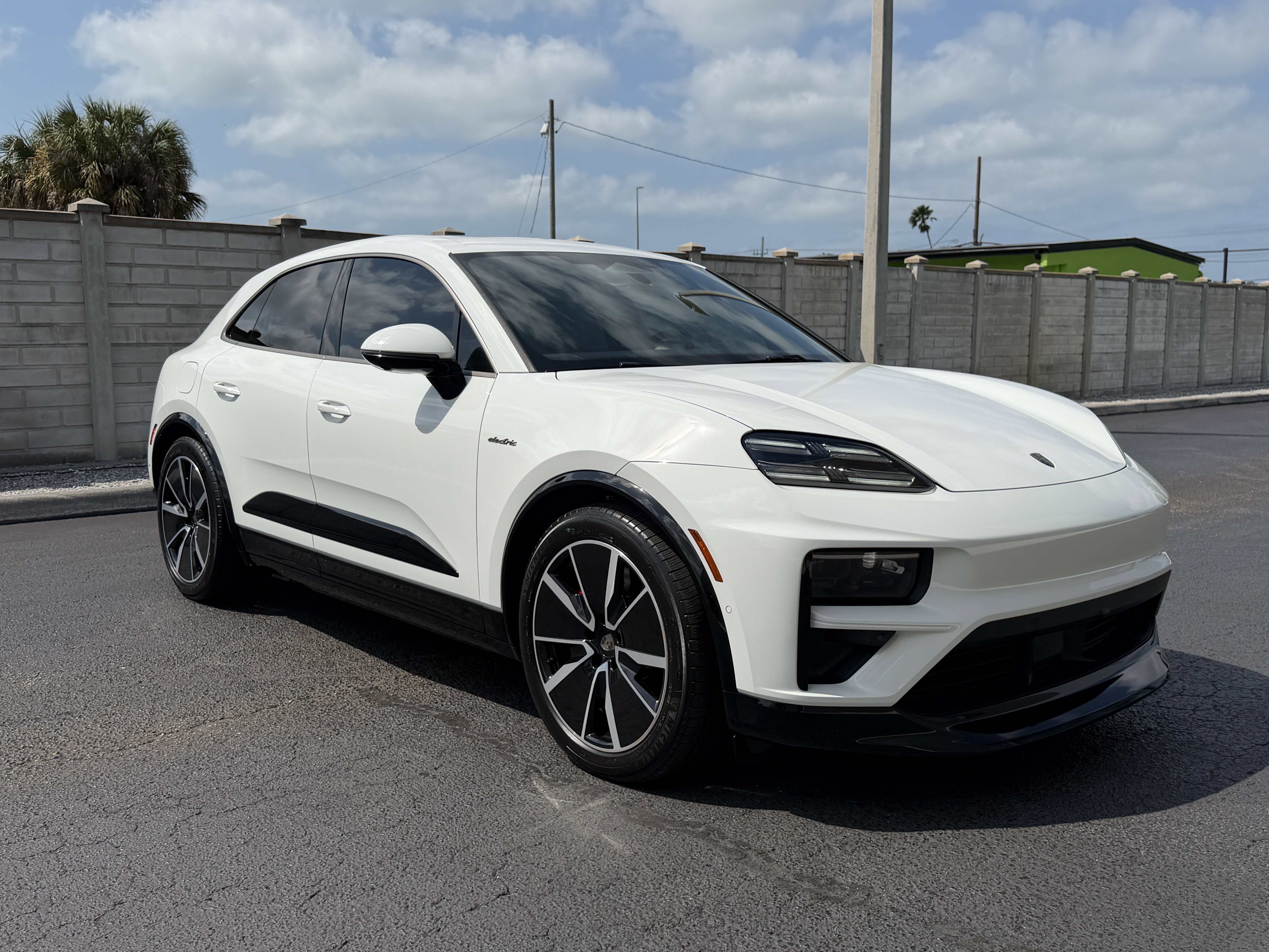 Certified 2024 Porsche Macan Turbo Electric image 8