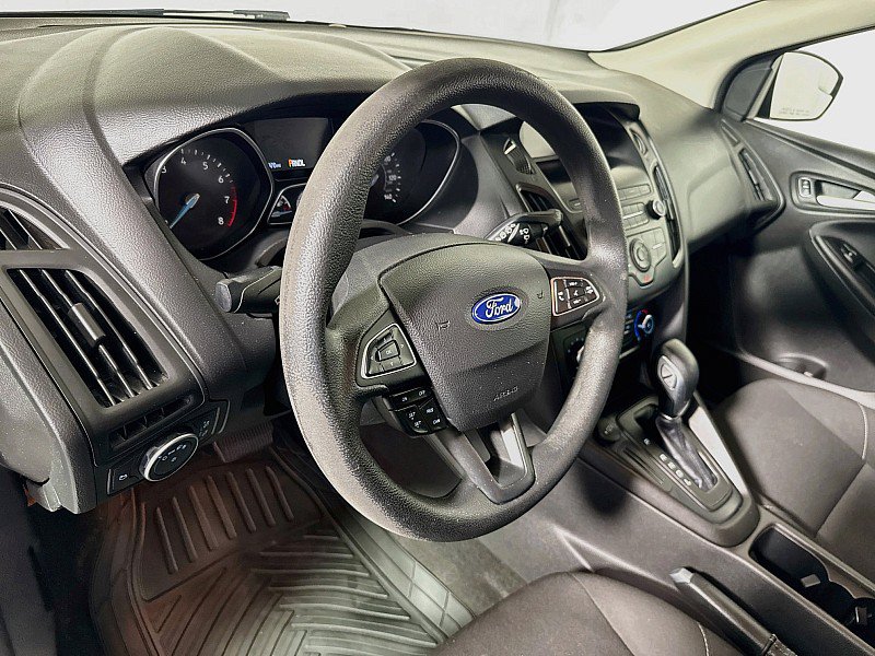 Used 2018 Ford Focus SE FWD image 9