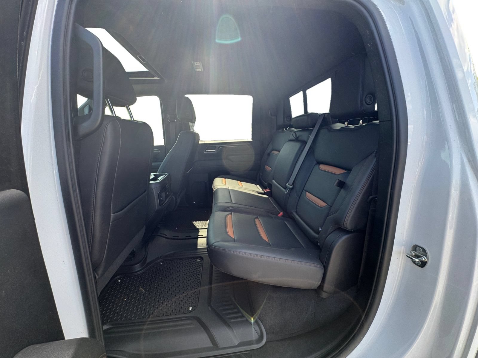 Used 2024 GMC Sierra 2500 AT4 w/ AT4 Premium Plus Package AWD/4WD image 8