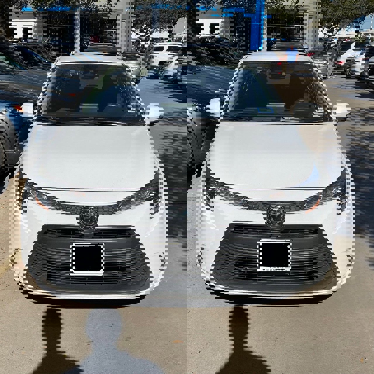 Used 2024 Toyota Corolla LE image 2