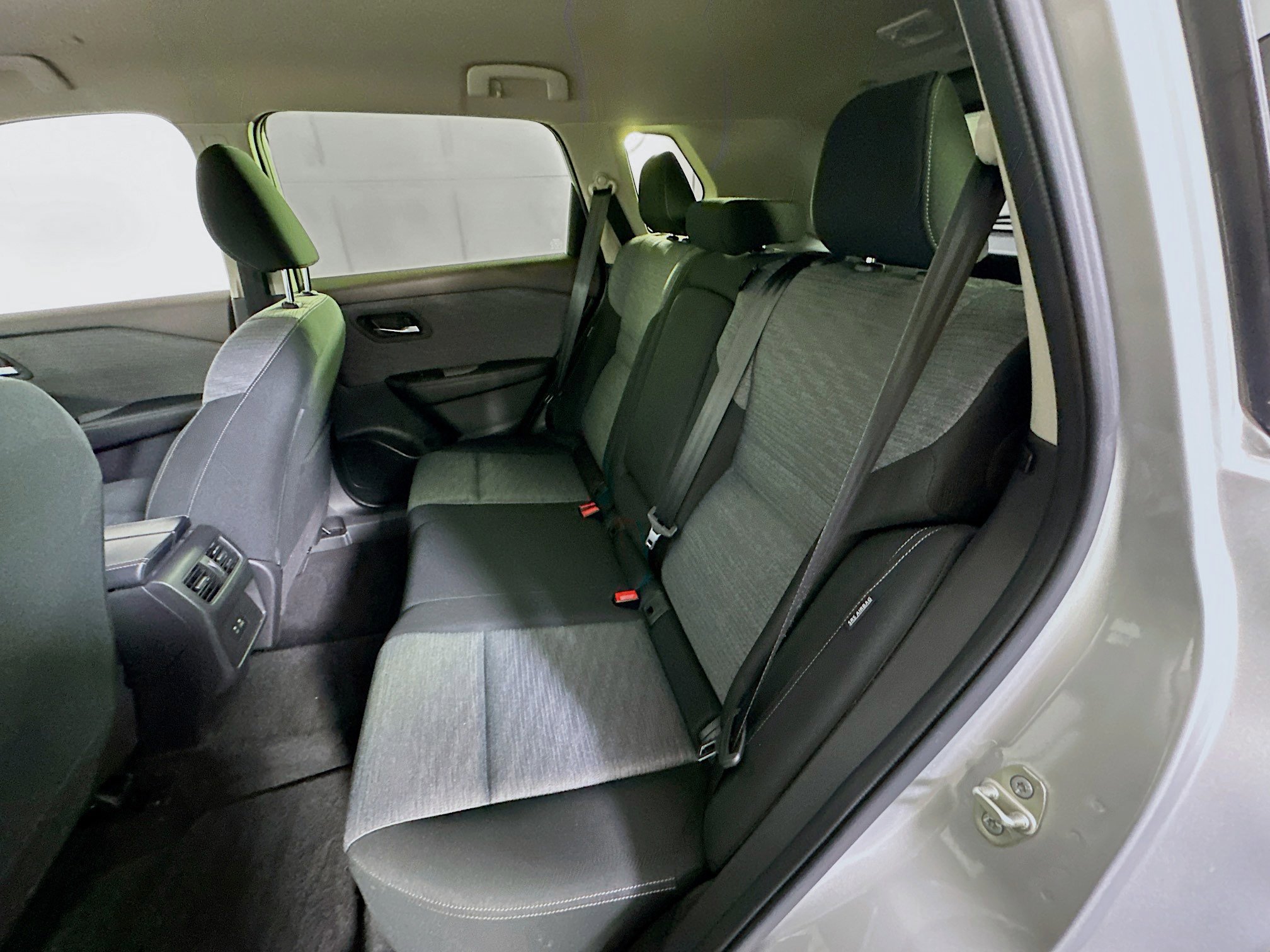 Used 2023 Nissan Rogue SV image 26