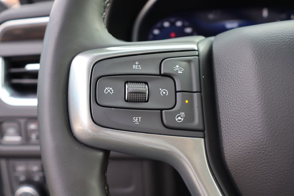 Used 2023 Chevrolet Suburban Z71 w/ Luxury Package image 19