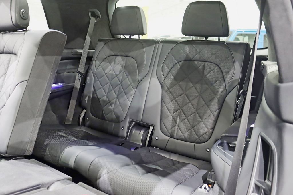 Used 2023 BMW X7 xDrive40i w/ M Sport Package image 31