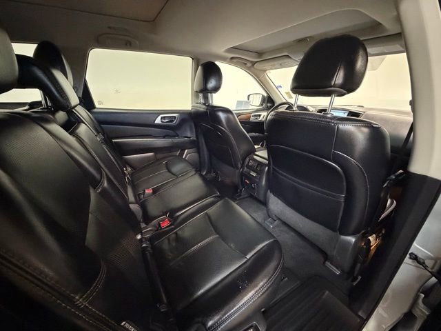 Used 2020 Nissan Pathfinder Platinum image 12
