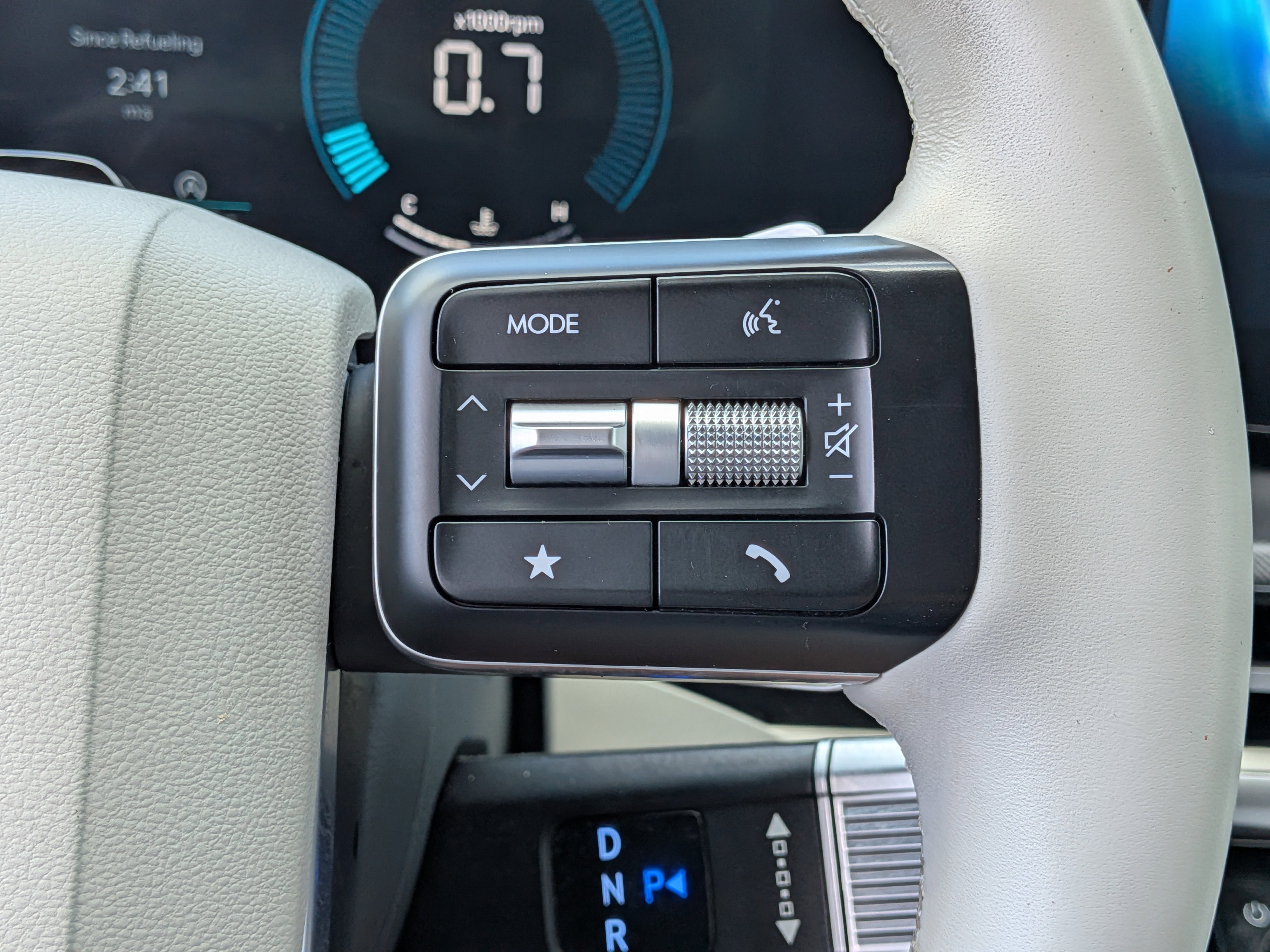 Used 2024 Hyundai Santa Fe SEL image 25