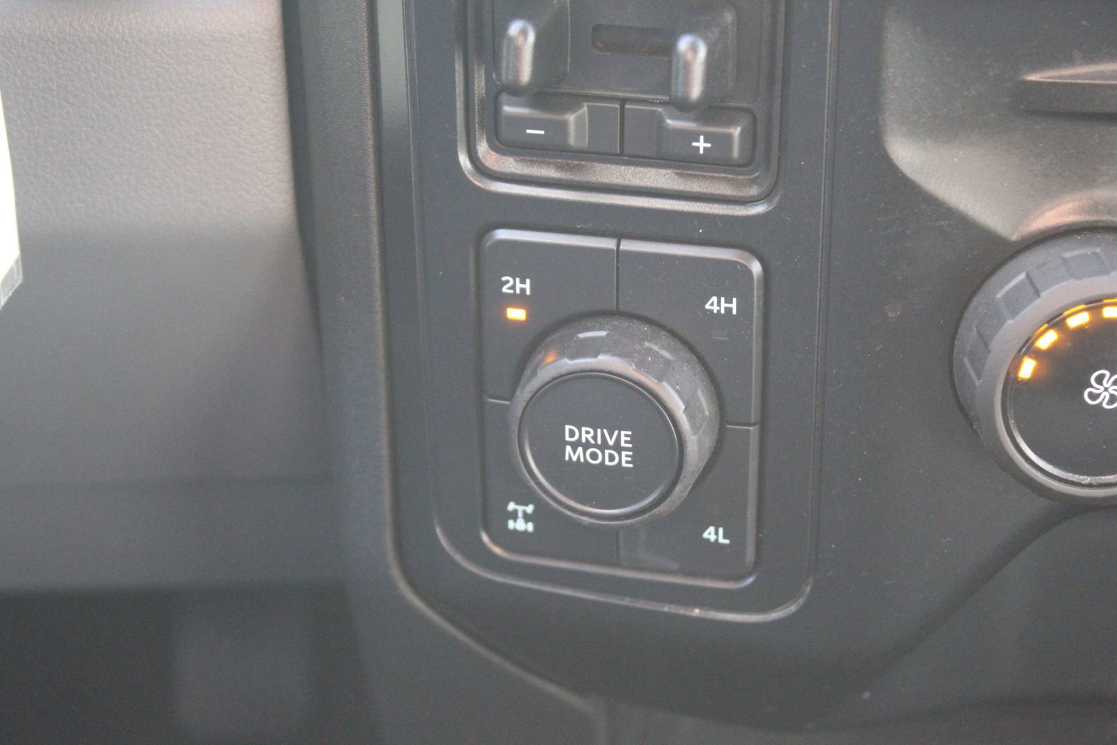 Used 2024 Ford F250 XL w/ STX Appearance Package image 28