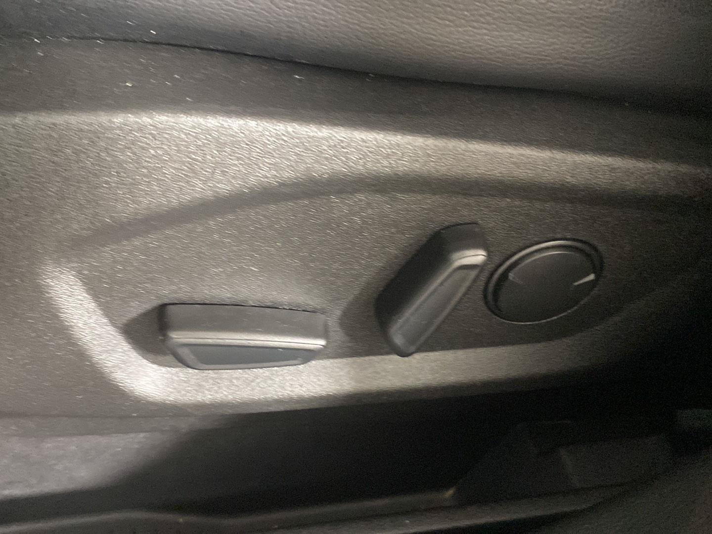 Used 2023 Ford Edge ST-Line AWD/4WD image 16
