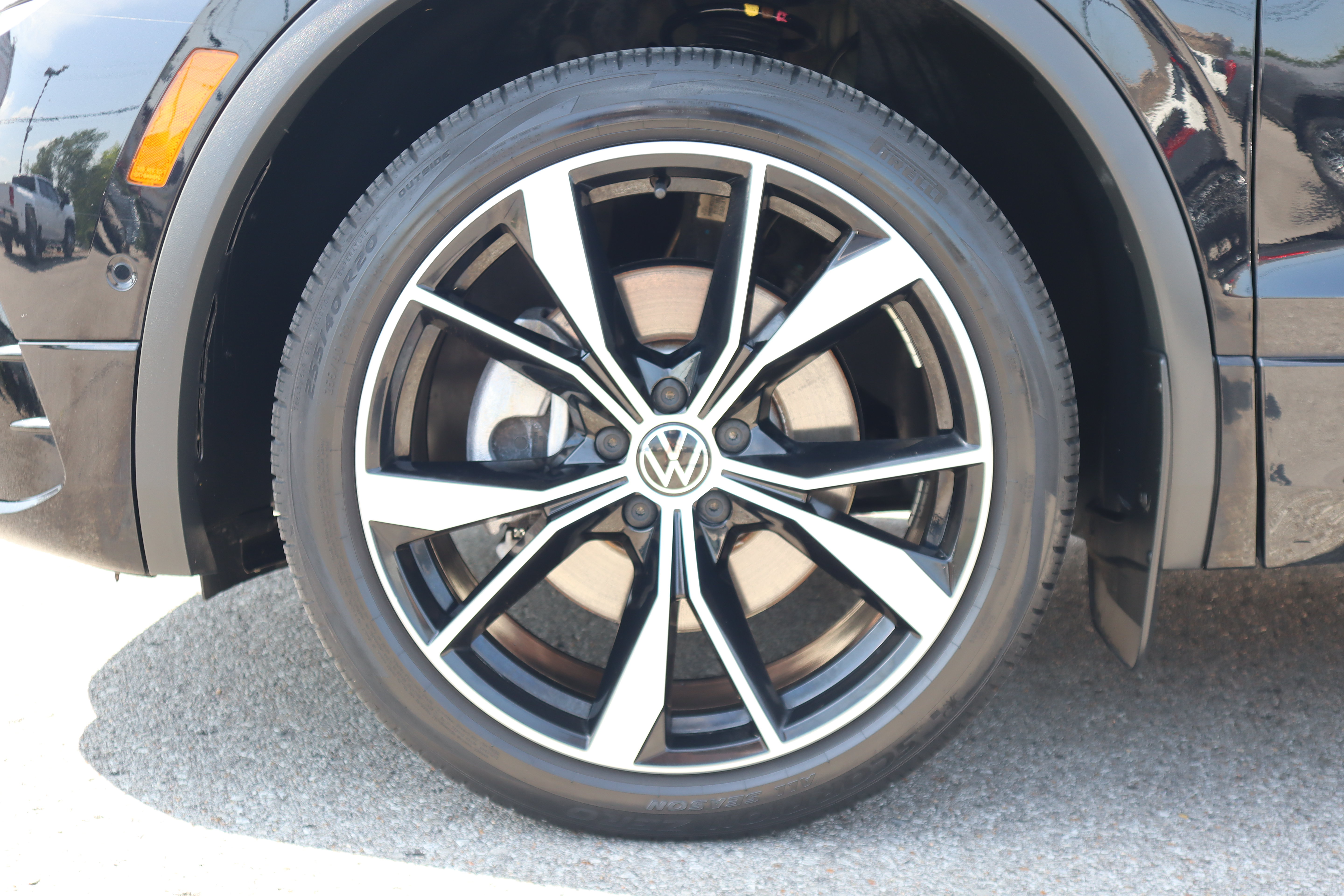 Used 2022 Volkswagen Tiguan SEL R-Line AWD/4WD image 11