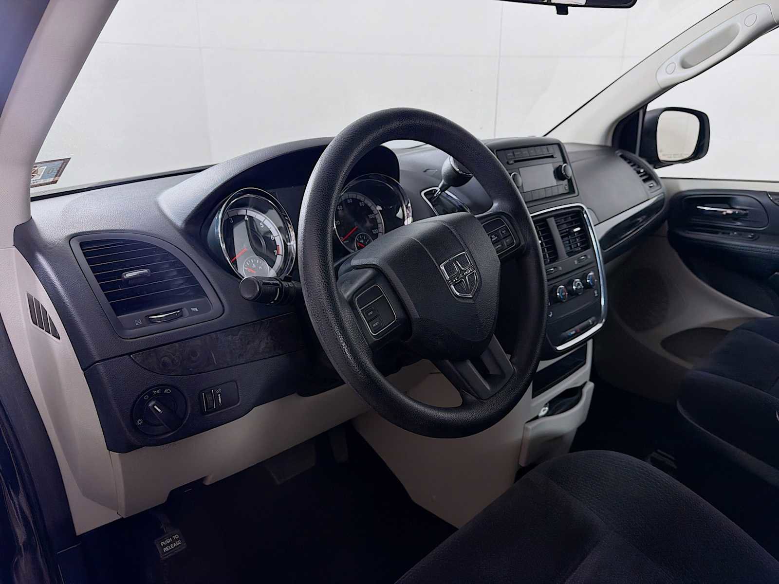 Used 2014 Dodge Grand Caravan American Value Package image 7