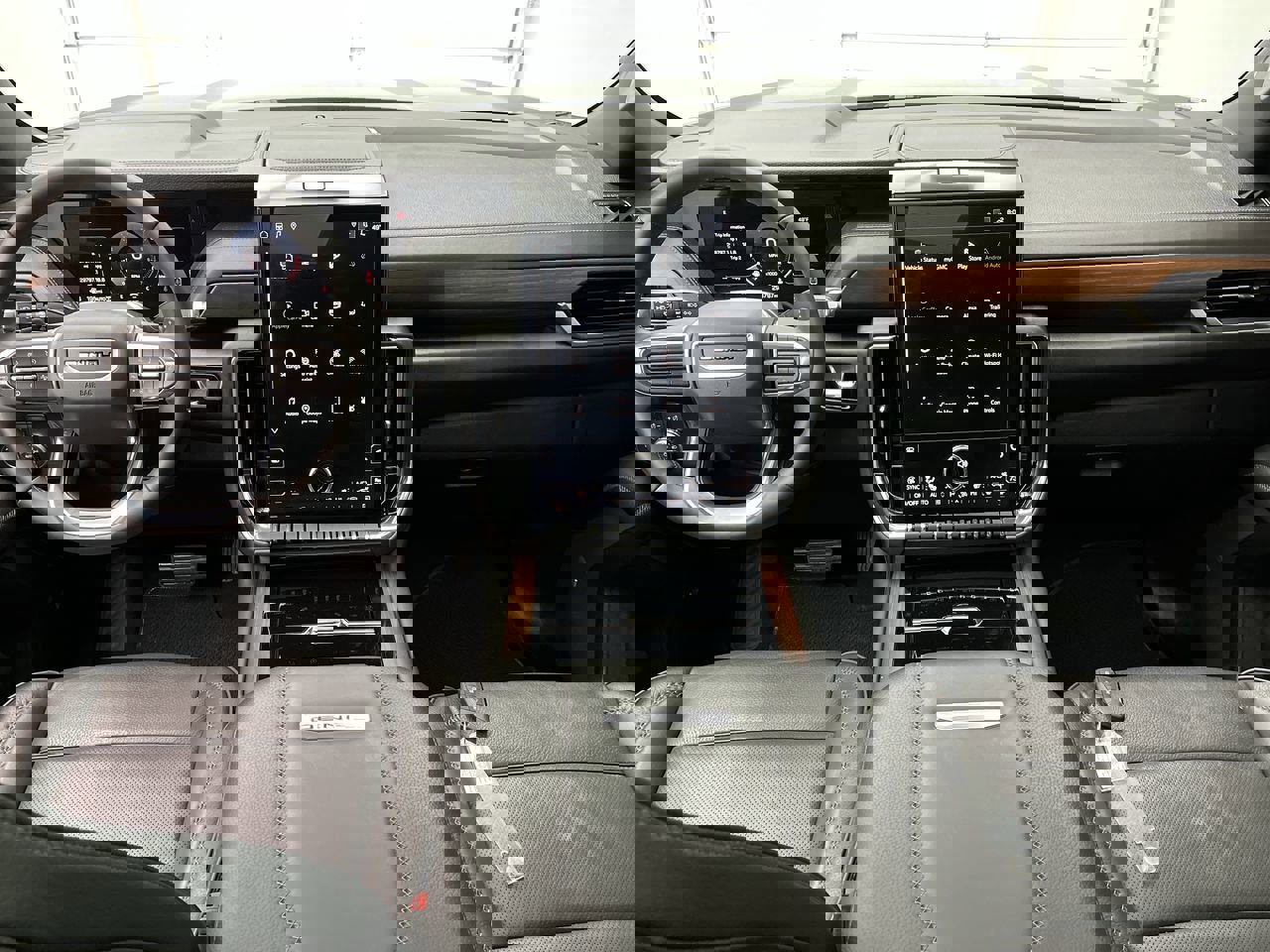 Certified 2025 GMC Yukon XL Denali w/ Sun & Power Step Package image 4