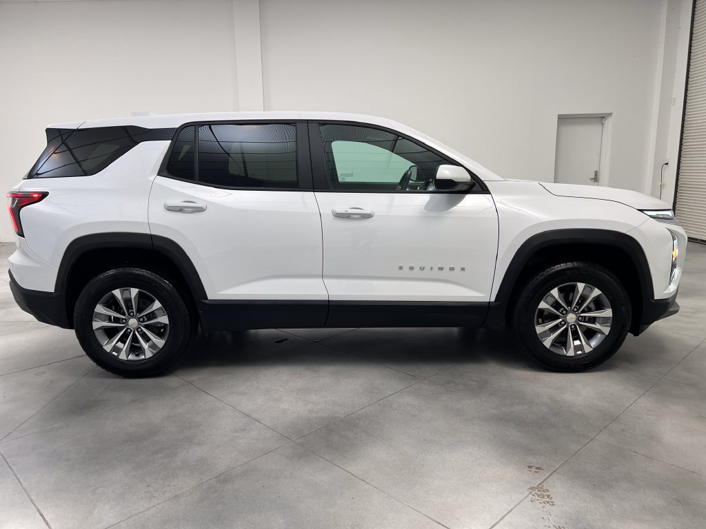 Used 2025 Chevrolet Equinox LT AWD/4WD image 10