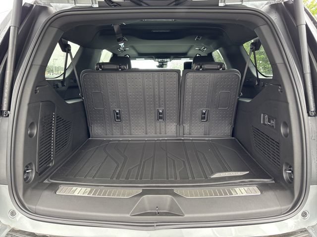 New 2026 Chevrolet Suburban Premier AWD/4WD image 12