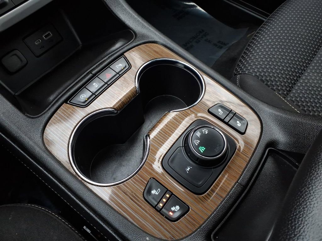 Certified 2023 GMC Acadia SLE w/ Driver Convenience Package image 16