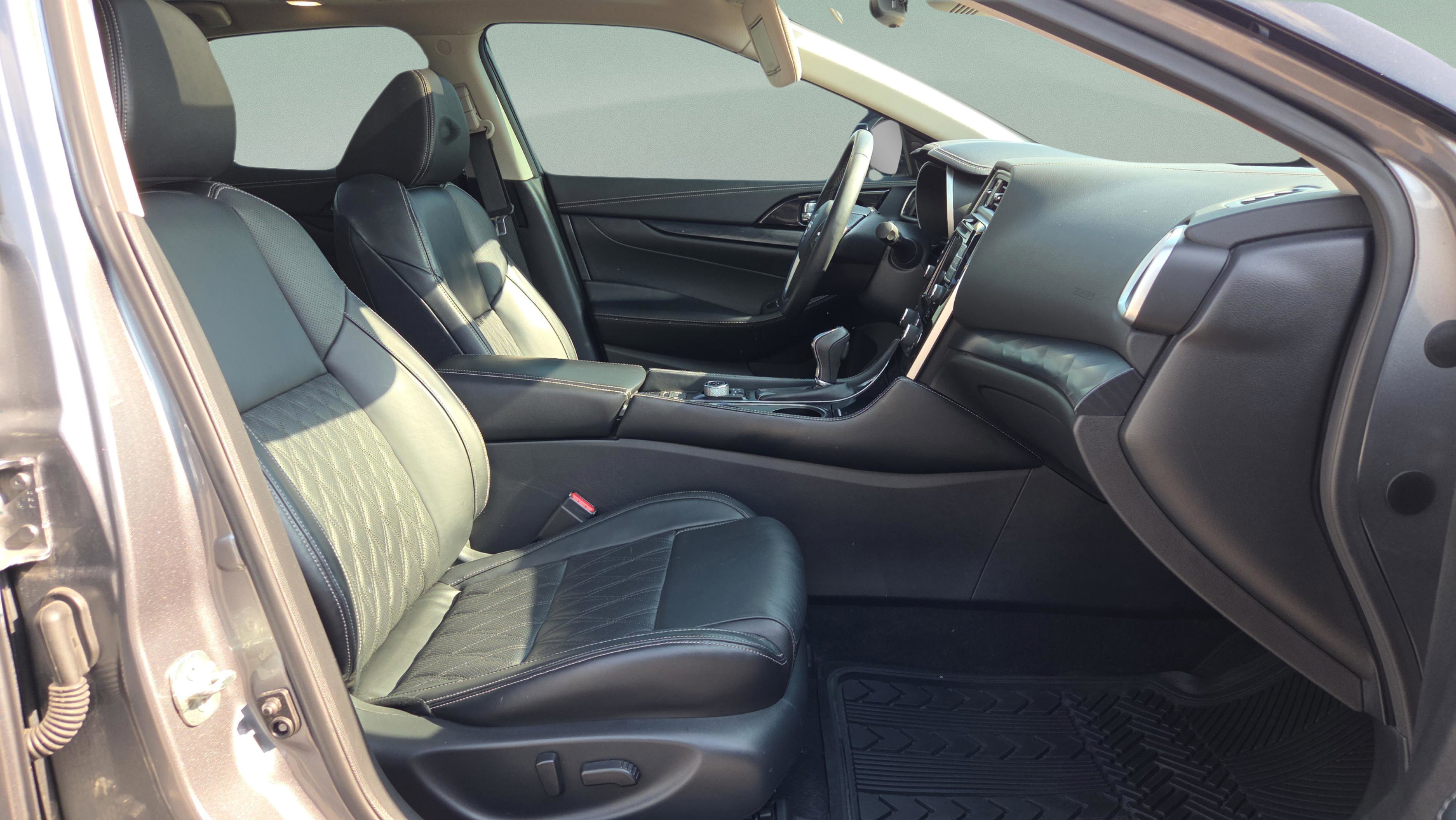 Used 2023 Nissan Maxima Platinum w/ Sport Mat Group FWD image 17