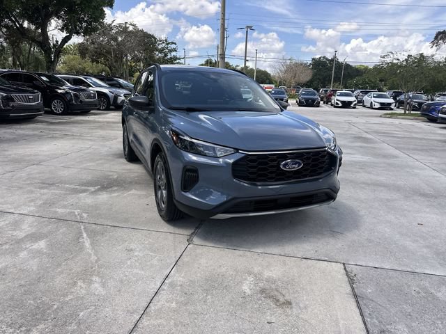 Used 2025 Ford Escape ST-Line FWD image 17