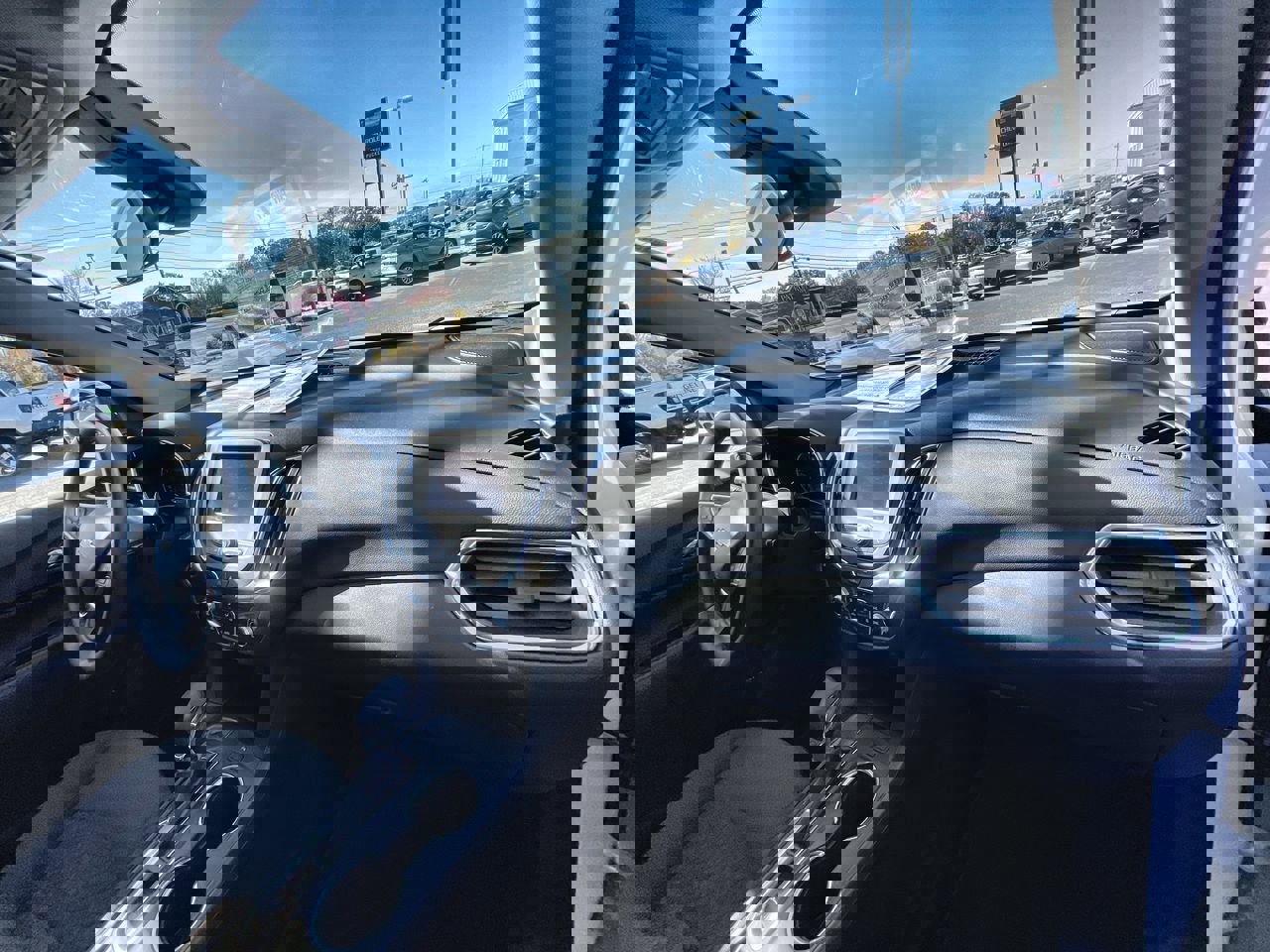 Used 2024 Chevrolet Equinox LT image 28