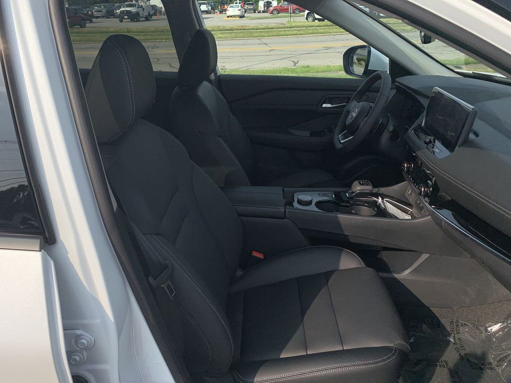 Used 2024 Nissan Rogue SL image 24